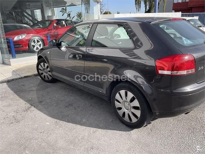 Usado Audi A3 Ambiente 140 CV (102 kW) 2006 Negro Utilitario