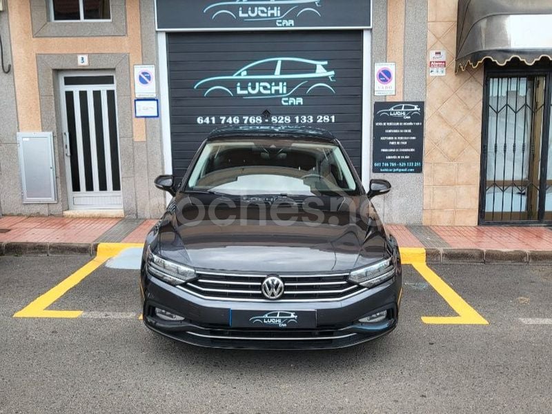 Negro Usado 2020 VW Passat Business Berlina | 17.599 € (Super precio) - Imagen 1/4
