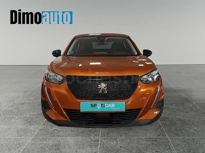 Usado Peugeot 2008 Active 100 CV (73 kW) 2022 Naranja SUV