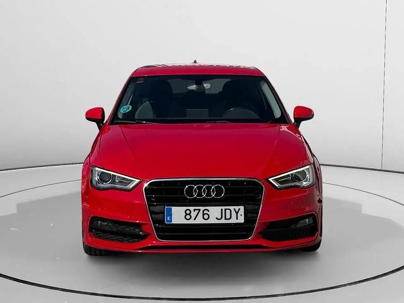 Usado Audi A3 S-Line 150 CV (110 kW) 2015 Rojo Utilitario