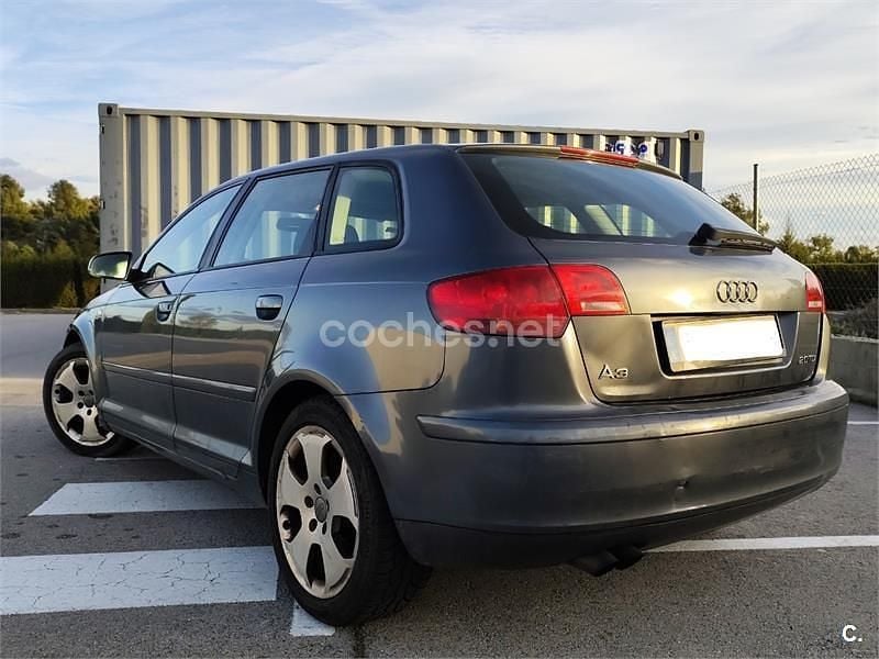 Usado Audi A3 Ambition 140 CV (102 kW) 2006 Gris / plata Utilitario
