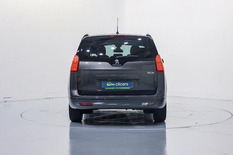 Usado Peugeot 5008 Allure 165 CV (121 kW) 2016