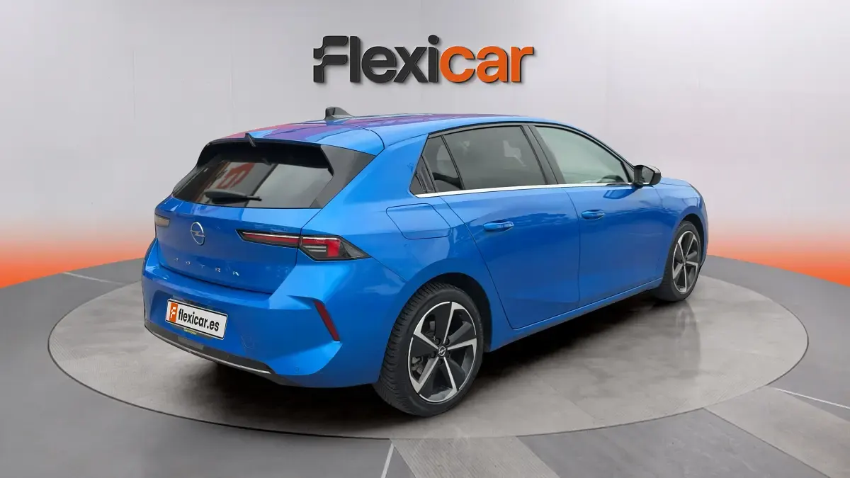 Usado Opel Astra Elegance 131 CV (96 kW) 2022 Azul Utilitario