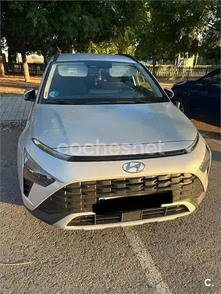 Usado Hyundai Bayon 100 CV (73 kW) 2021 Gris / plata SUV