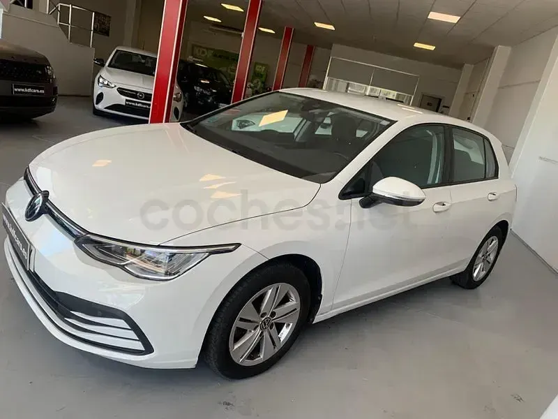 Usado VW Golf VIII Life 115 CV (84 kW) 2022 Blanco Berlina