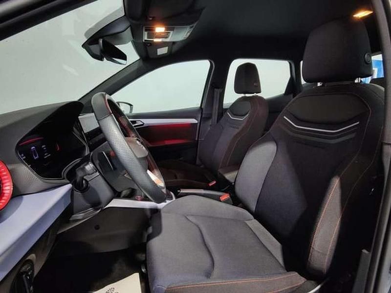 Używany Seat Arona FR 116 KM (85 kW) 2023 Szary SUV