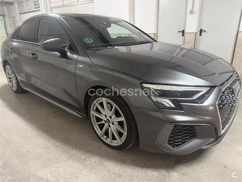 Usado Audi A3 S-Line 150 CV (110 kW) 2021 Gris / plata Berlina