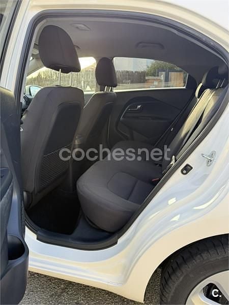 Usado Kia Rio 84 CV (61 kW) 2016 Blanco Utilitario