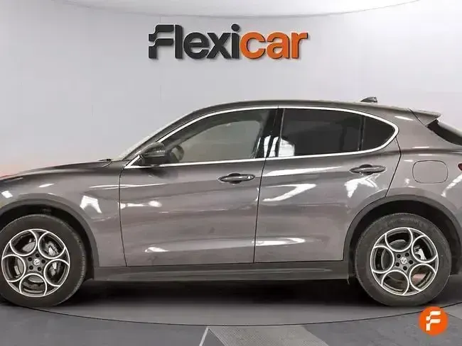 Usado Alfa Romeo Stelvio Executive 210 CV (154 kW) 2019 Gris SUV
