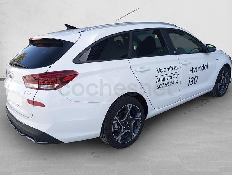 Usado Hyundai i30 100 CV (73 kW) 2024 Blanco Berlina