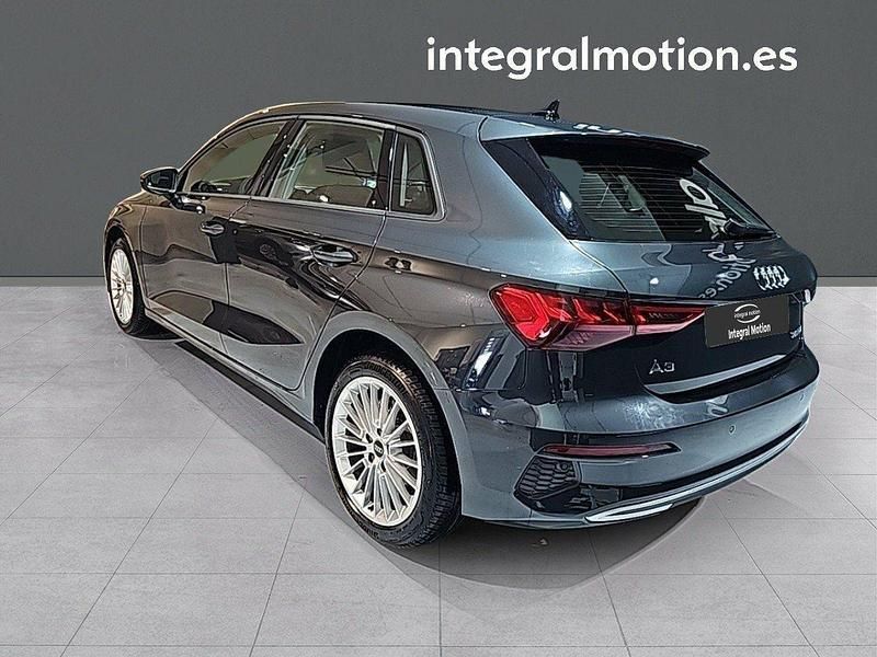 Usado Audi A3 Sportback e-tron Advanced 110 CV (80 kW) 2024 Negro Utilitario