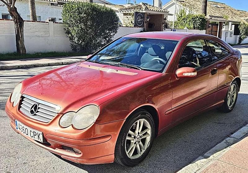 Rojo Usado 2004 Mercedes C200 Coupe | 2990 € (Super precio) - Imagen 1/4