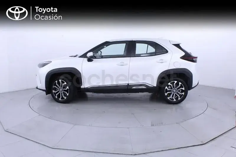 Usado Toyota Yaris Cross Active 116 CV (85 kW) 2022 Blanco SUV