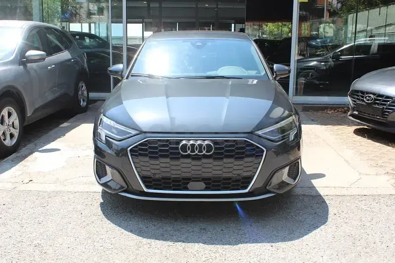 Usado Audi A3 Advanced Plus 204 CV (150 kW) 2023 Gris / plata Berlina