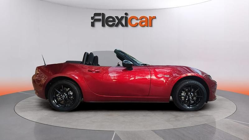 Usado Mazda MX5 Prime-Line 132 CV (97 kW) 2022 Burdeos Descapotable