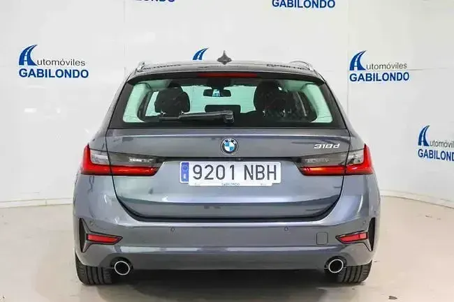Usado BMW 318 Comfort Edition 150 CV (110 kW) 2021 Gris Familiar