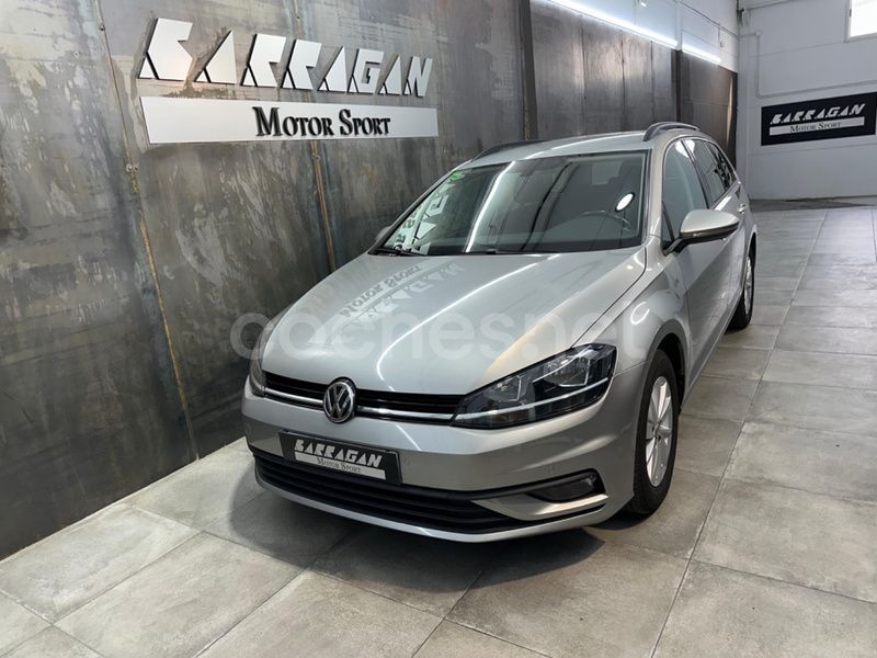 Usado VW Golf VII Advance 116 CV (85 kW) 2019 Gris Utilitario