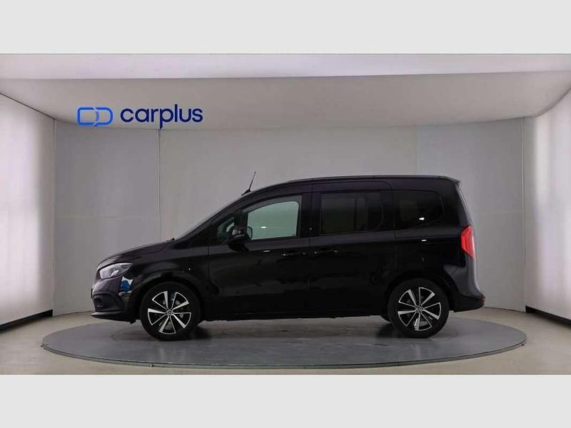 Usado Mercedes T180 116 CV (85 kW) 2024 Negro Monovolumen