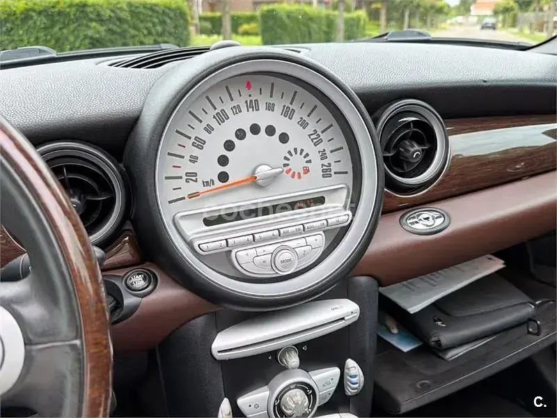 Usado Mini Cooper Cabriolet 116 CV (85 kW) 2009 Marrón Descapotable