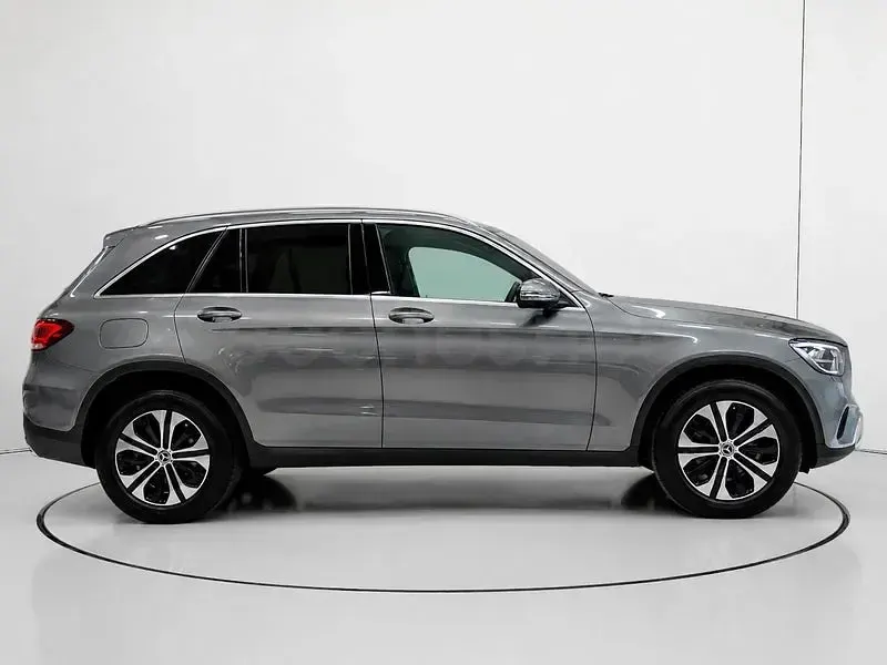Usado Mercedes GLC220 194 CV (142 kW) 2021 Gris / plata SUV
