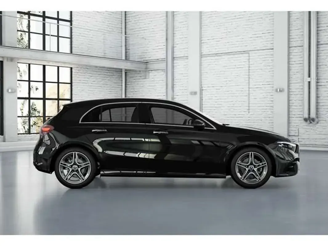 Usado Mercedes A180 109 CV (80 kW) 2024 Negro Utilitario