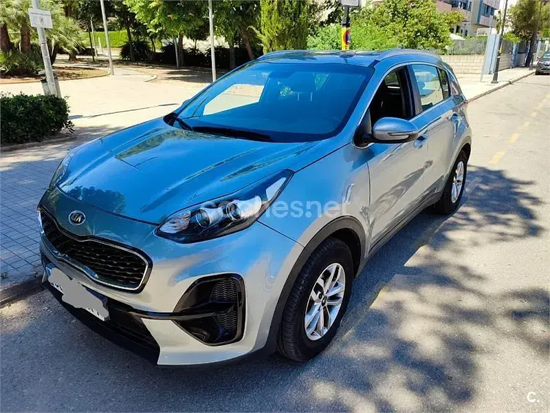 Usado Kia Sportage 132 CV (97 kW) 2019 Gris / plata SUV