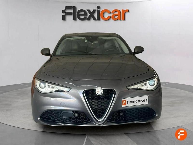 Usado Alfa Romeo Giulia Super 180 CV (132 kW) 2018 Gris Berlina