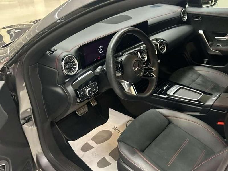Usado Mercedes CLA250e 218 CV (160 kW) 2025 Gris / plata Coupe