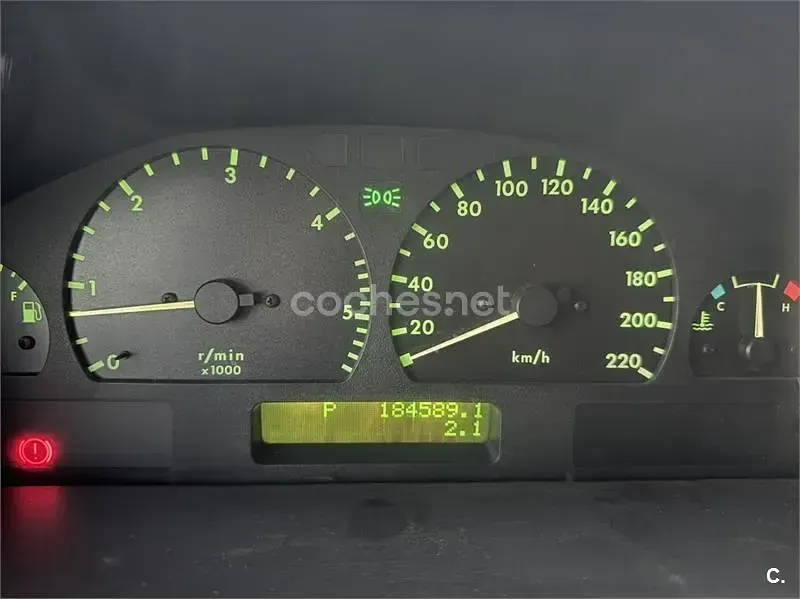 Usado Land Rover Range Rover 136 CV (100 kW) 1998 Negro SUV