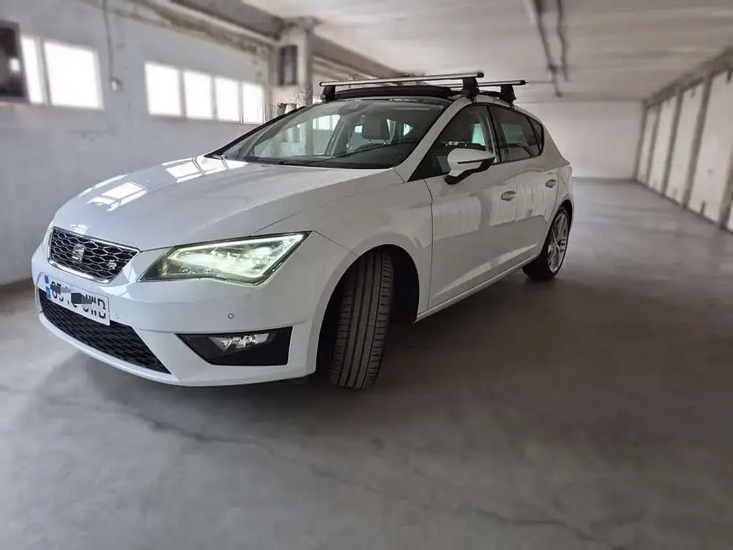 Usado Seat Leon FR 150 CV (110 kW) 2017 Blanco Familiar