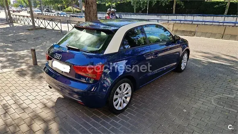 Usado Audi A1 Attraction 90 CV (66 kW) 2013 Azul Utilitario