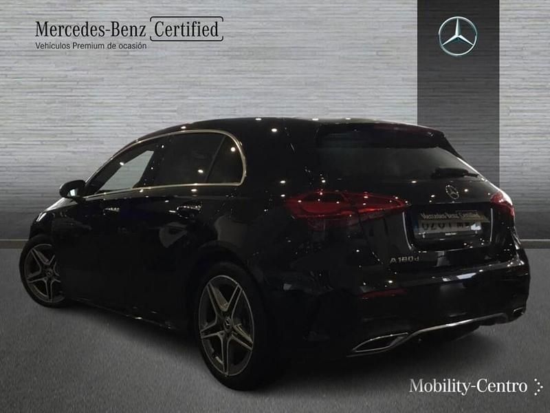 Usado Mercedes A180 116 CV (85 kW) 2024 Negro noche Utilitario