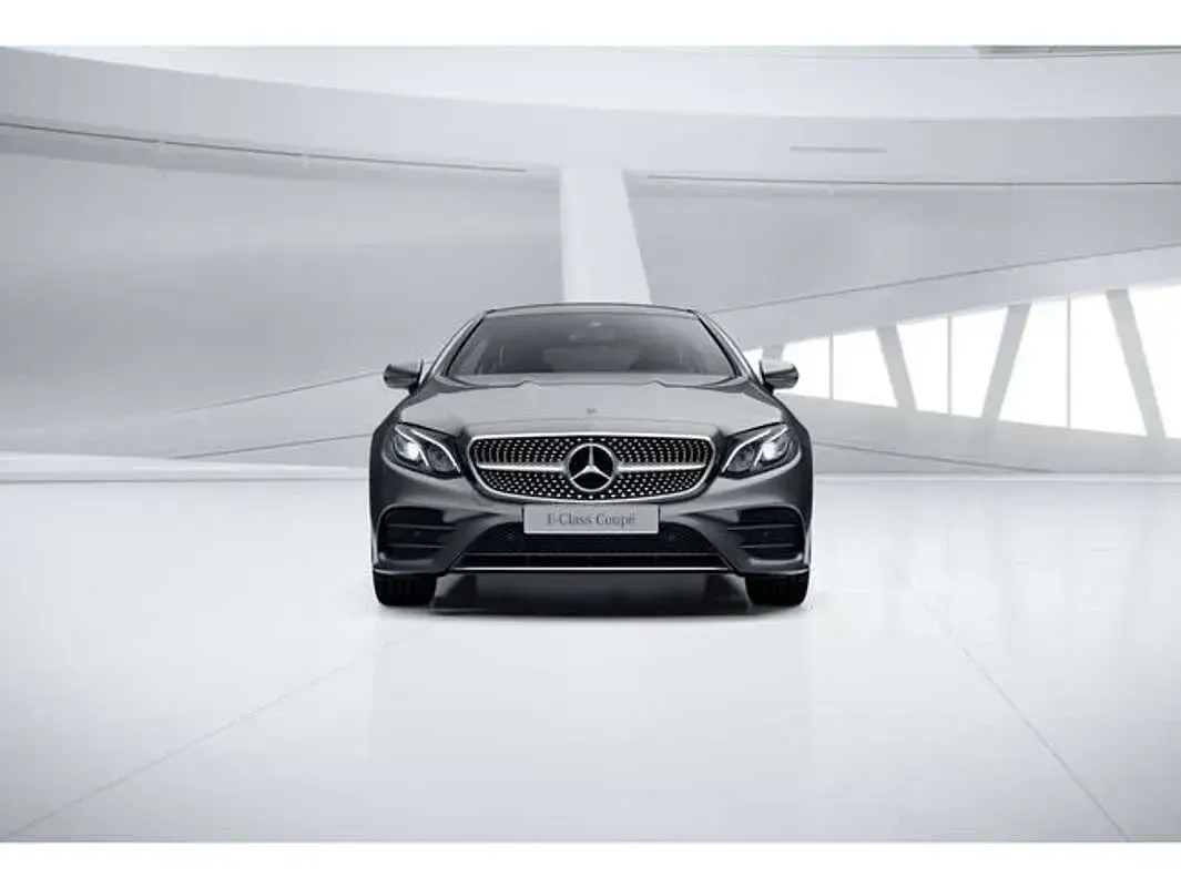 Usado Mercedes E220 194 CV (142 kW) 2019 Gris Coupe