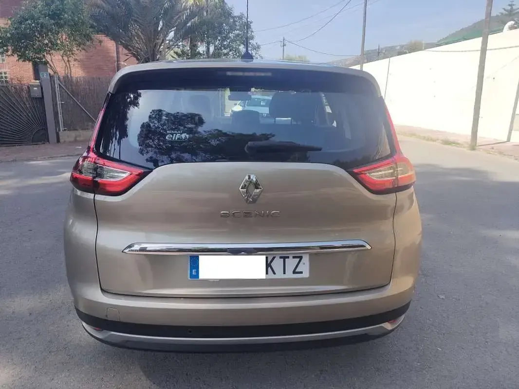 Usado Renault Scenic E-Tech Zen 140 CV (102 kW) 2019 Beige Monovolumen