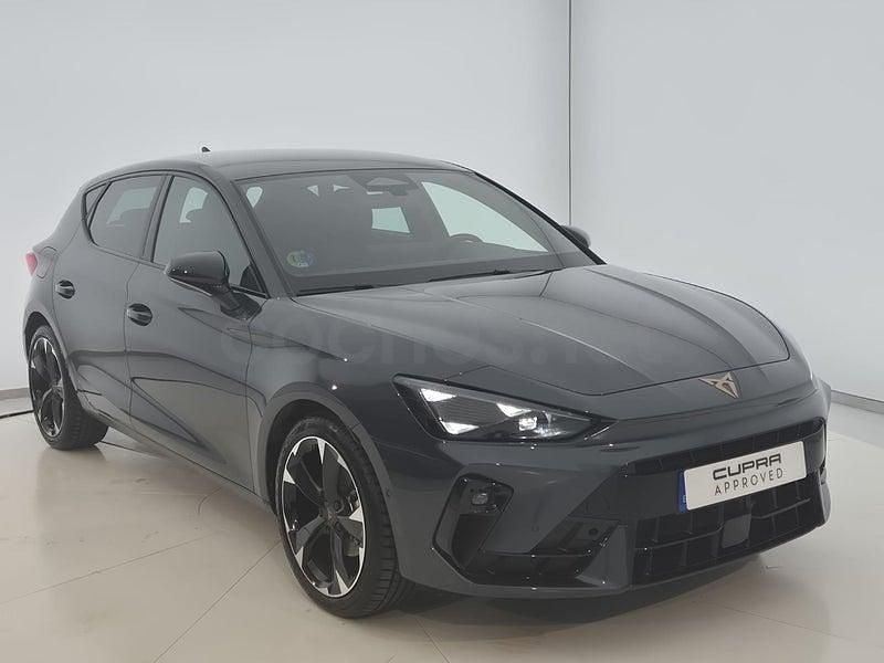 Usado Cupra Leon 150 CV (110 kW) 2025 Gris / plata Berlina