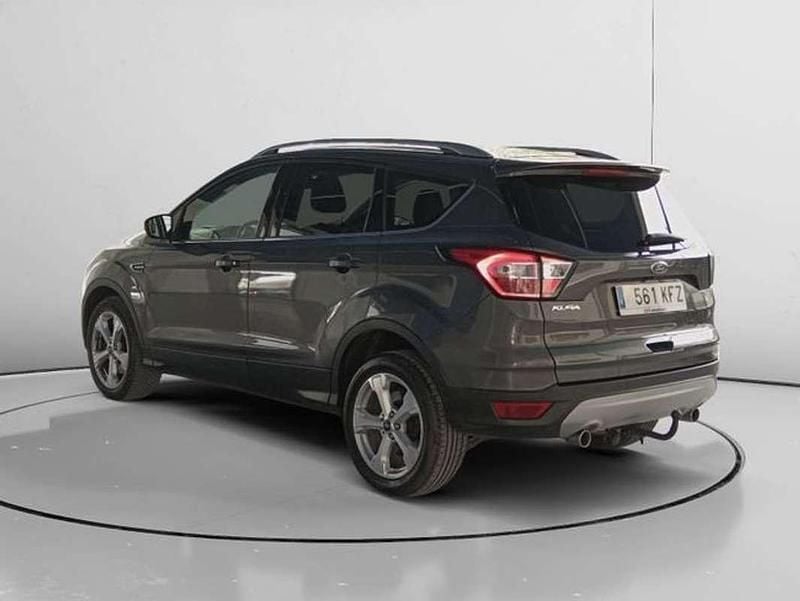 Usado Ford Kuga Titanium 150 HP (110 kW) 2017 Cinzento SUV