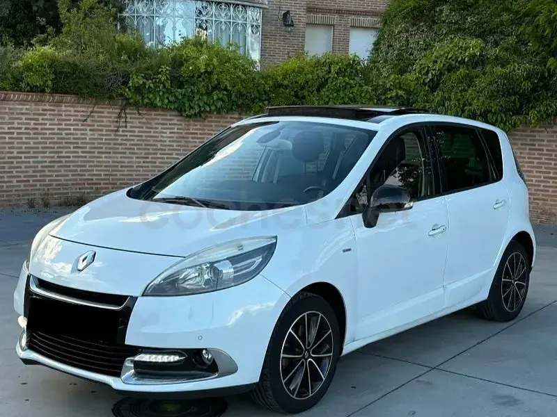 Usado Renault Scénic Bose Edition 110 CV (80 kW) 2014 Blanco Monovolumen