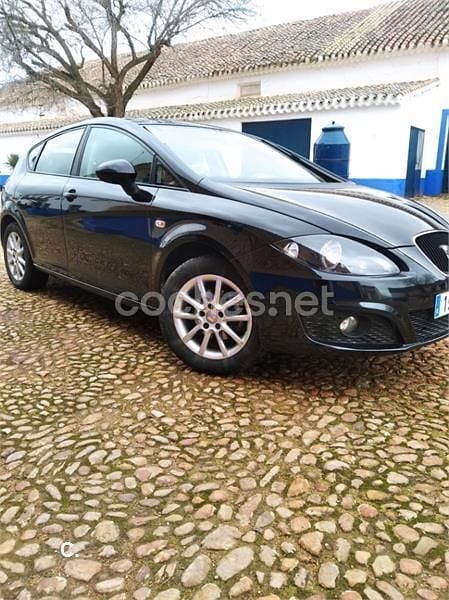 Usado Seat Leon Ecomotive 105 CV (77 kW) 2010 Negro Utilitario