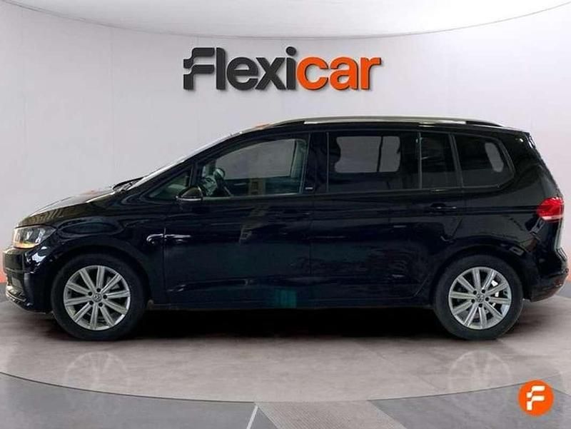 Usado VW Touran Advance 116 CV (85 kW) 2018 Negro Monovolumen