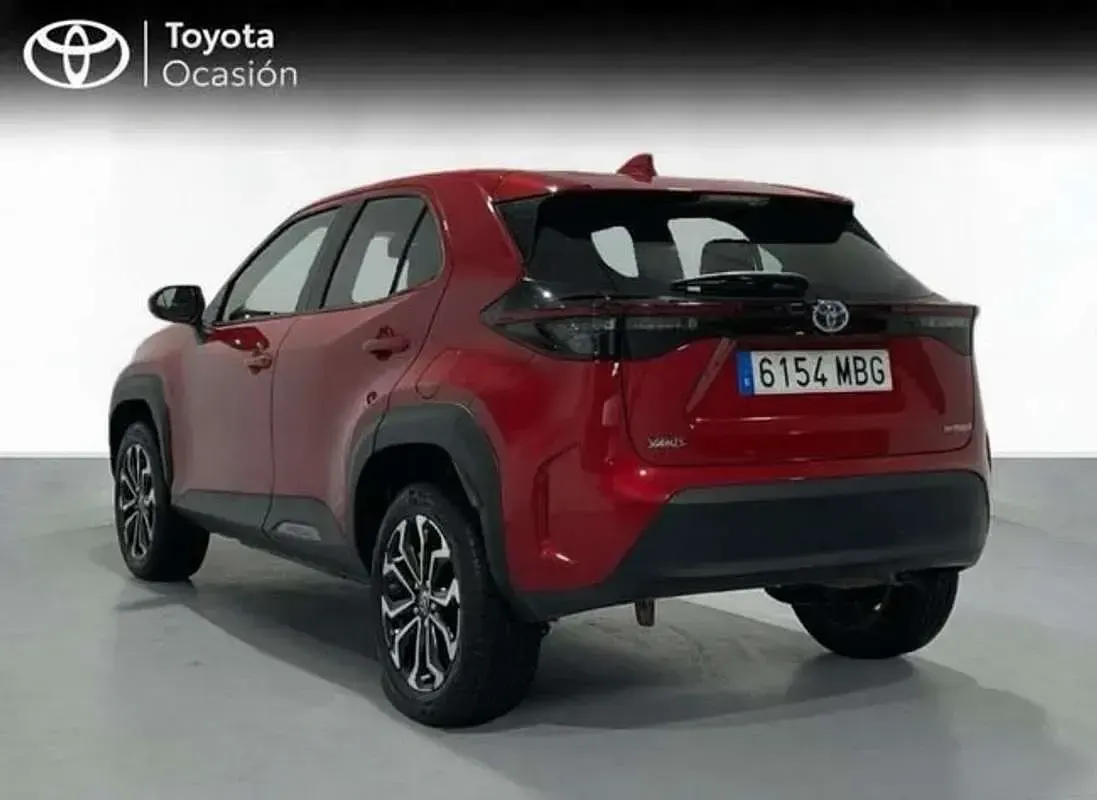 Usado Toyota Yaris Cross Active 116 CV (85 kW) 2022 Rojo SUV
