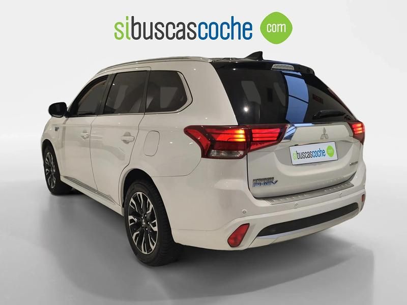 Usado Mitsubishi Outlander P-HEV 203 CV (149 kW) 2018 Blanco