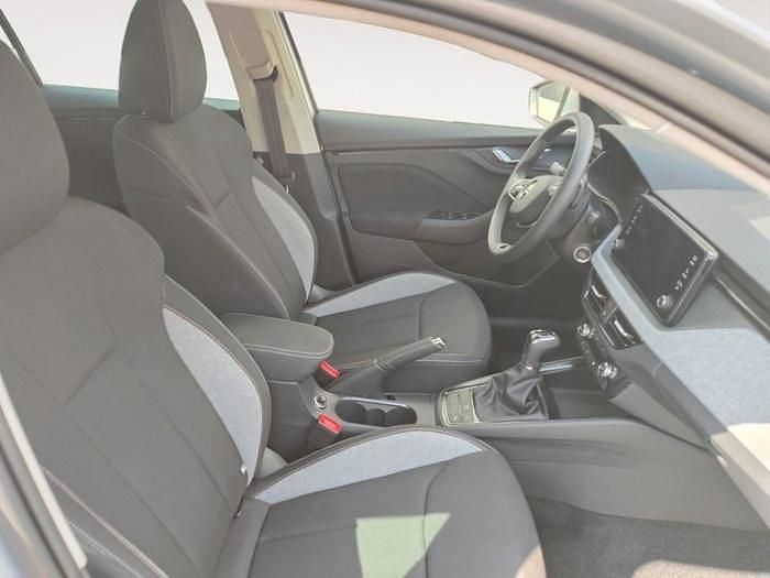 Usado Skoda Scala Selection 115 CV (84 kW) 2025 Gris plata Utilitario