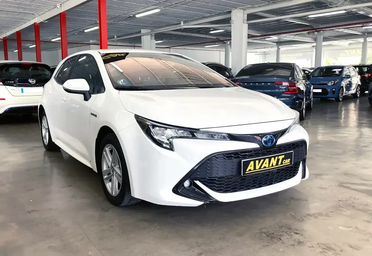 Usado Toyota Corolla Business Edition 122 CV (89 kW) 2021 Blanco Berlina