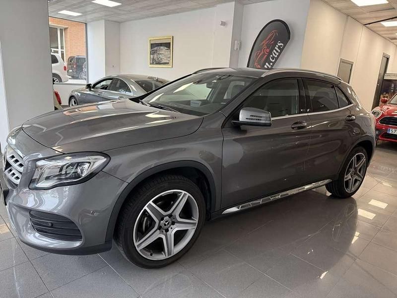 Usado Mercedes GLA200 136 CV (100 kW) 2018 Gris SUV