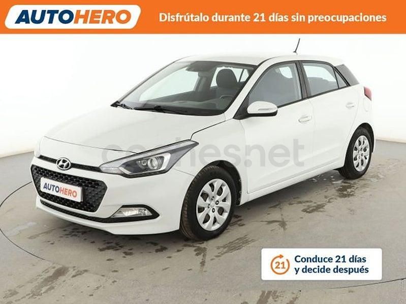 Usado Hyundai i20 85 CV (62 kW) 2018 Blanco Utilitario
