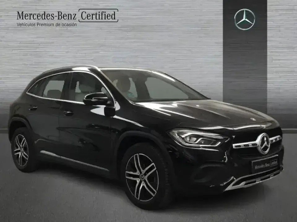 Käytetty Mercedes GLA180 Progressive 136 HP (100 kW) 2022 Musta Katumaasturi