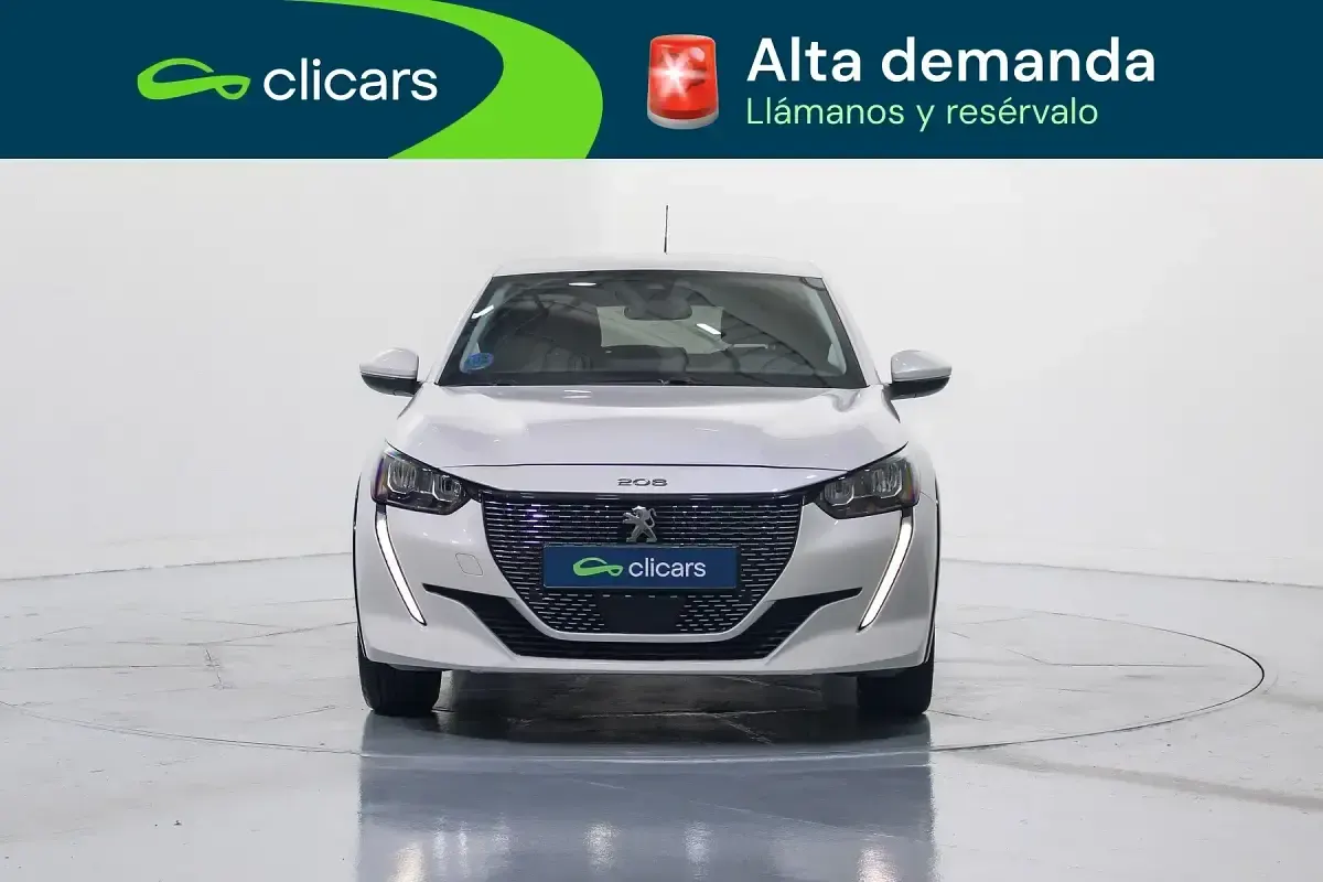 Usado Peugeot e-208 Allure 100 kW (136 CV) 2021 Blanco Utilitario