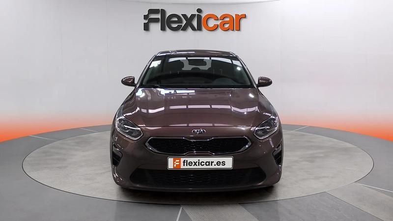 Usado Kia Ceed 140 CV (102 kW) 2020 Marrón Utilitario