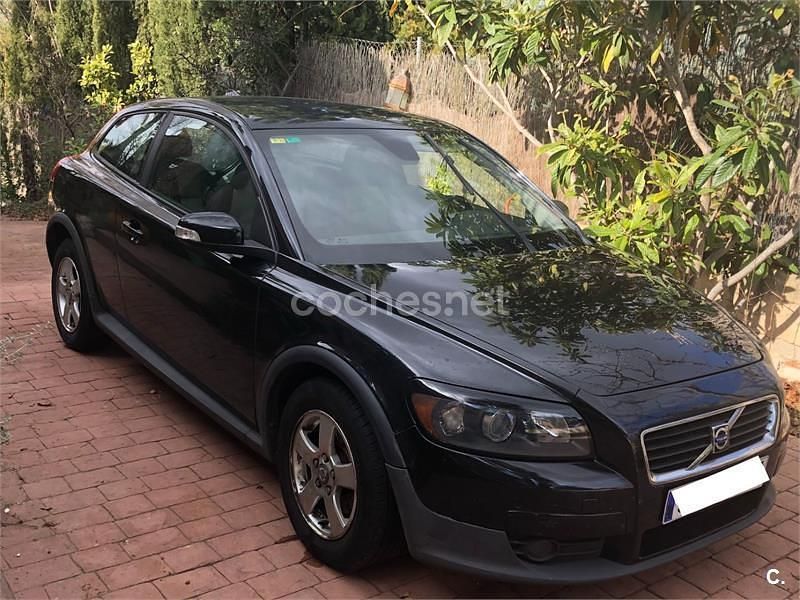 Usado Volvo C30 Momentum 109 CV (80 kW) 2008 Negro Utilitario
