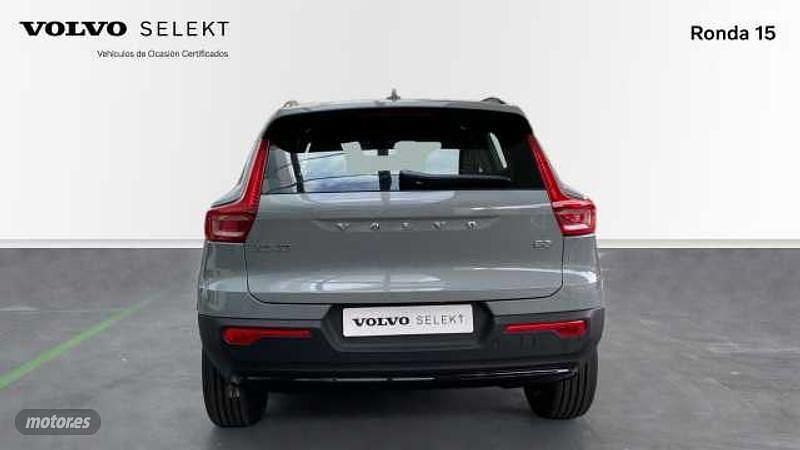Nuevo Volvo XC40 Plus 2025 Gris SUV